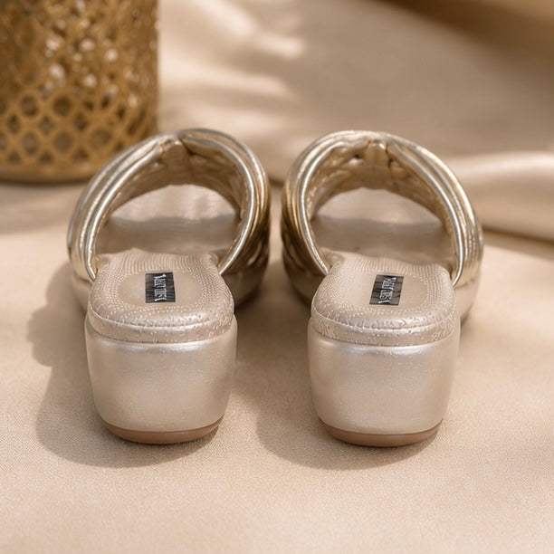 Comfort sole low wedges