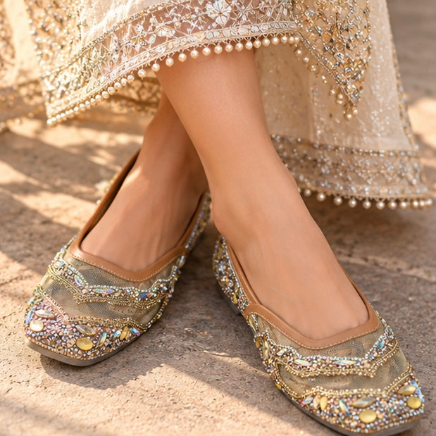 The sitara sarfaya jutti