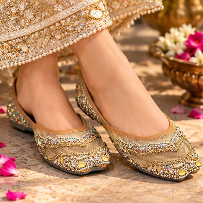 The sitara sarfaya jutti